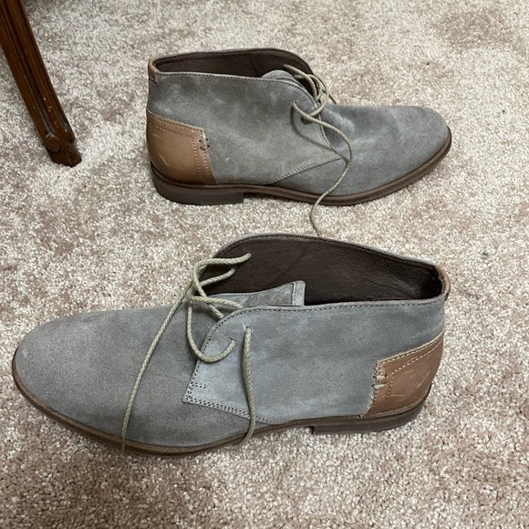Men’s gray Chukkas - Picture 3 of 7
